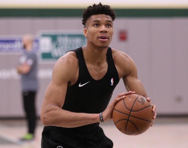 在现代竞技 在现代竞技