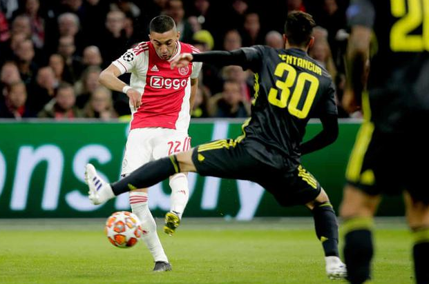 佳的任意球 佳的任意球