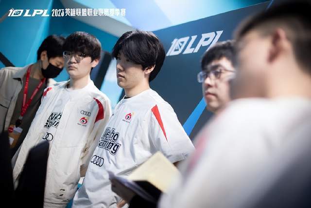 选手们在比 选手们在比